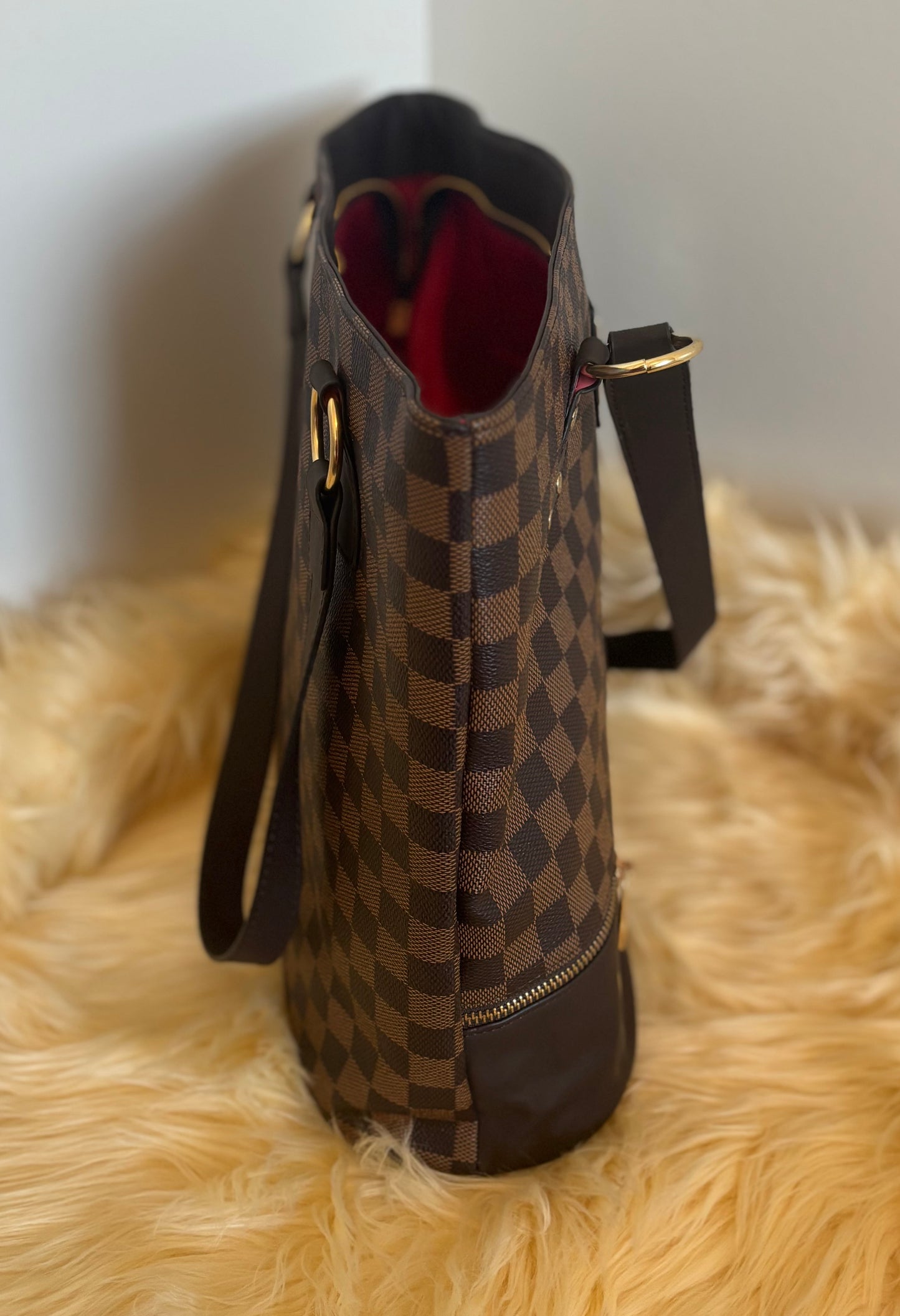 Chic Checkerboard Tote โ Red Lining (Inspired) โจ๐