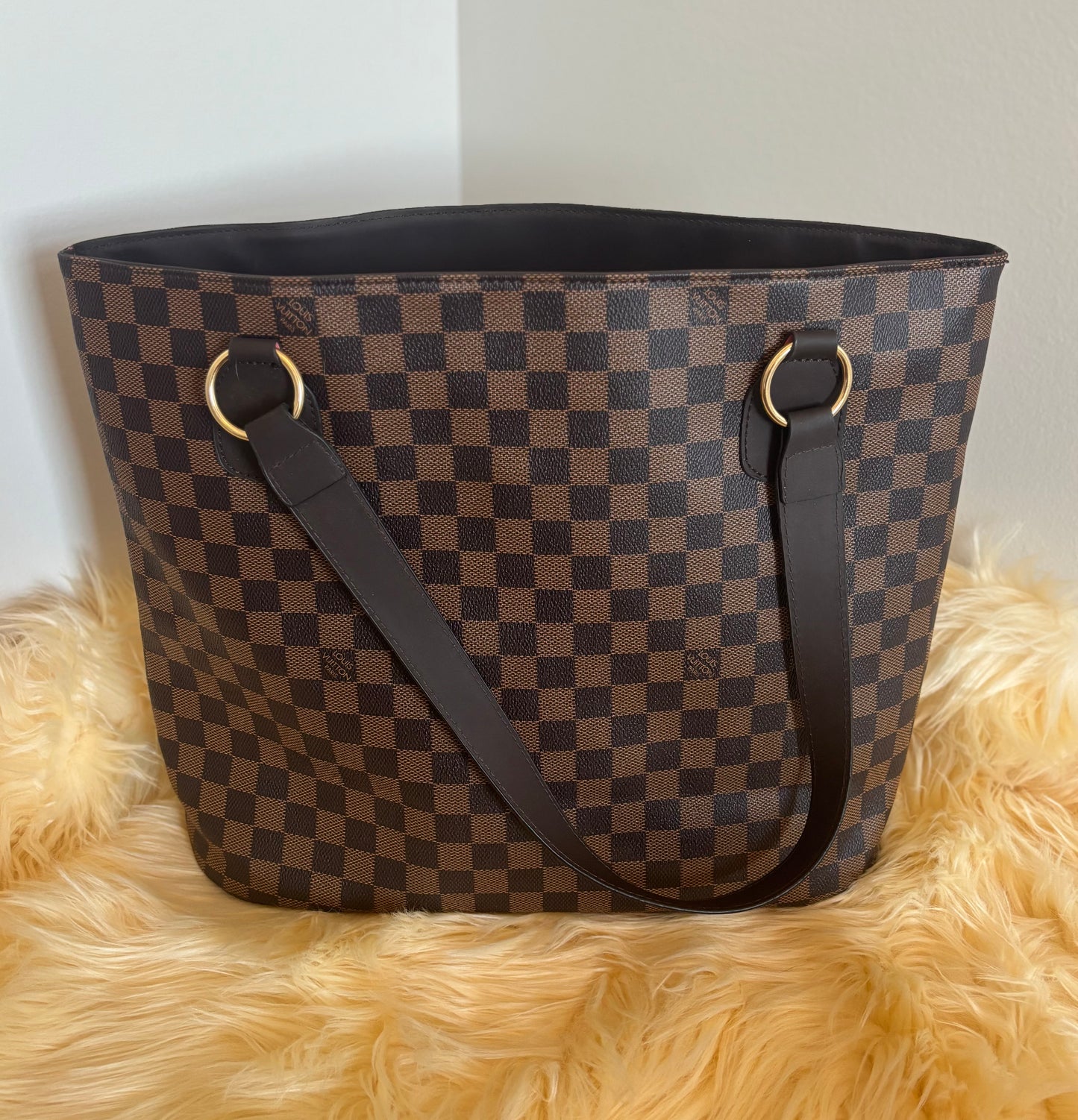 Chic Checkerboard Tote โ Red Lining (Inspired) โจ๐
