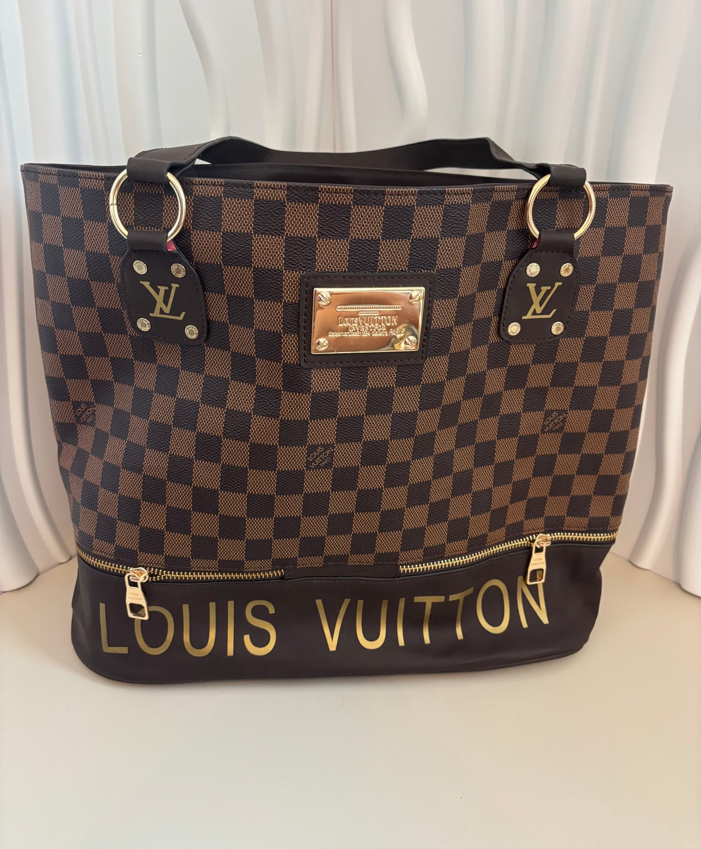 Chic Checkerboard Tote โ Red Lining (Inspired) โจ๐