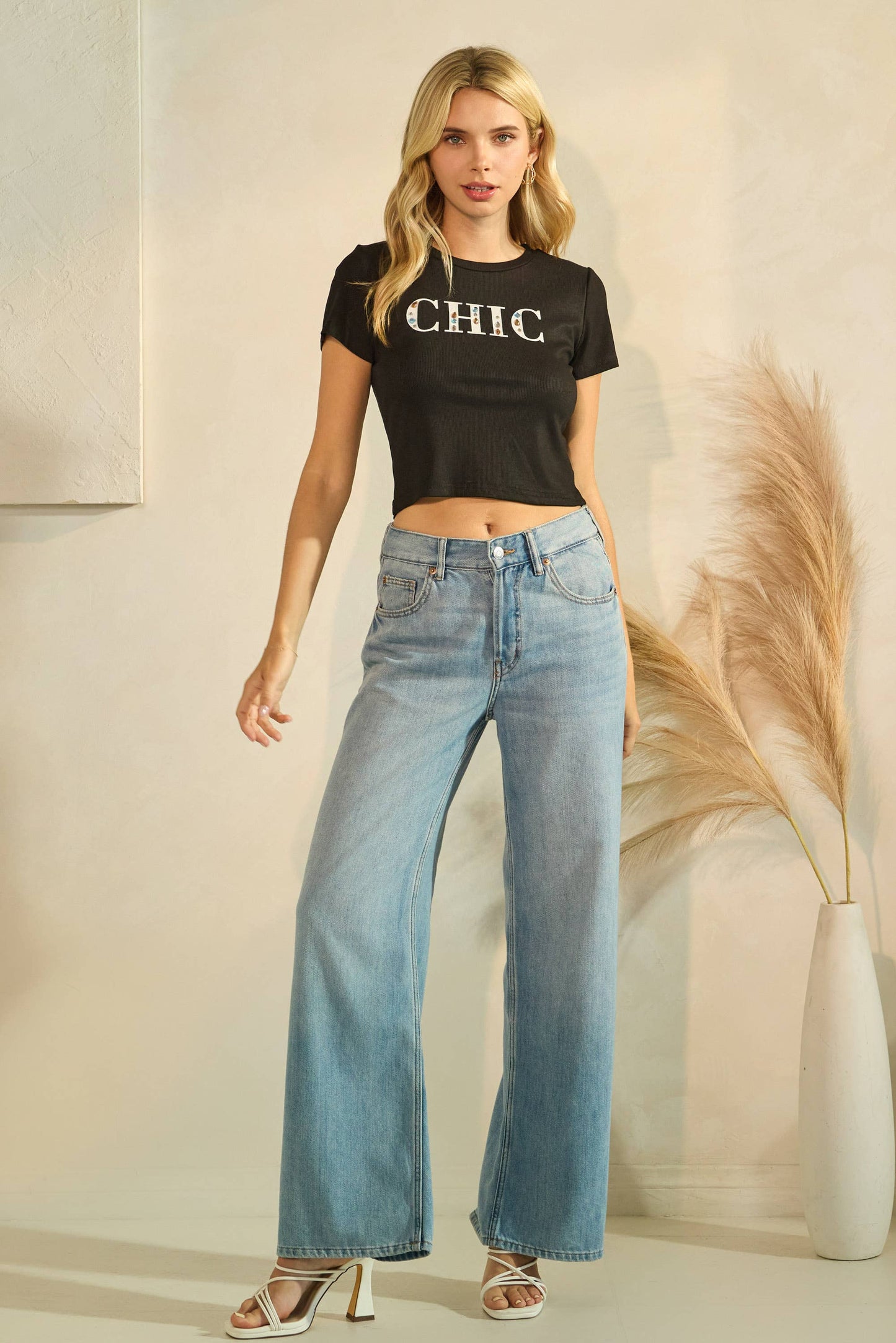'CHIC' TEE