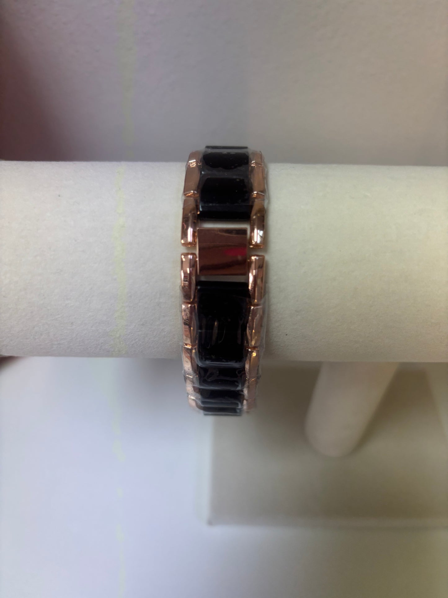 Inspired Rose Gold Clover Crystal Watch – Black & White Dial