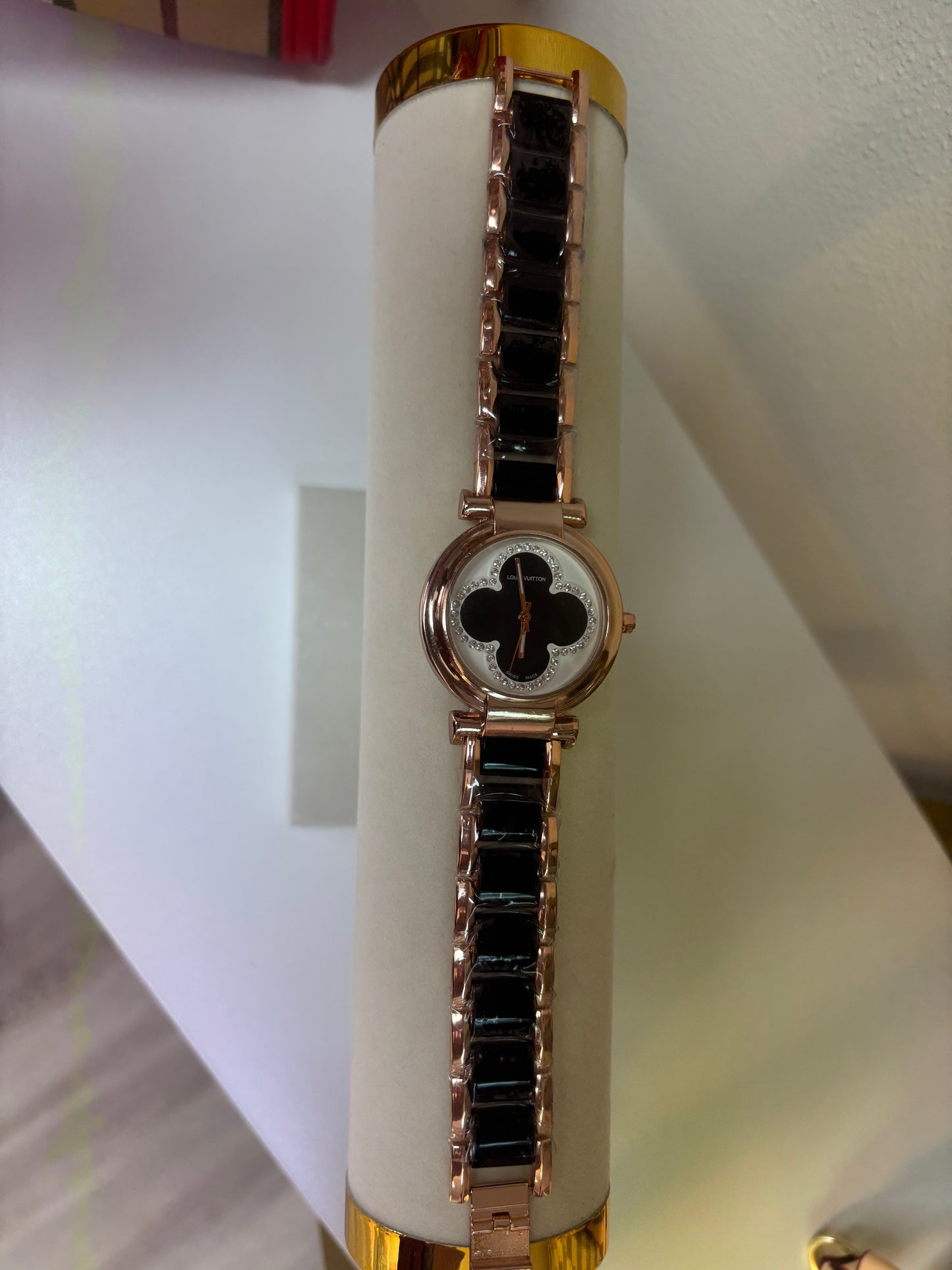 Inspired Rose Gold Clover Crystal Watch – Black & White Dial